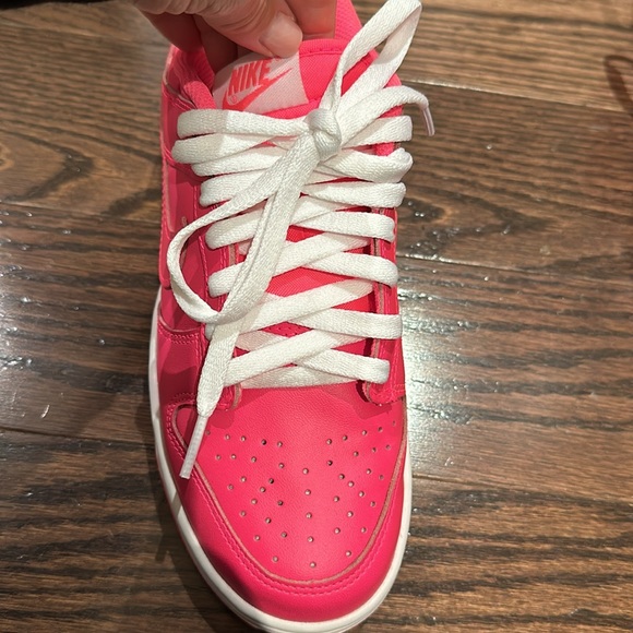 Hot pink Nike Dunks - Picture 6 of 13